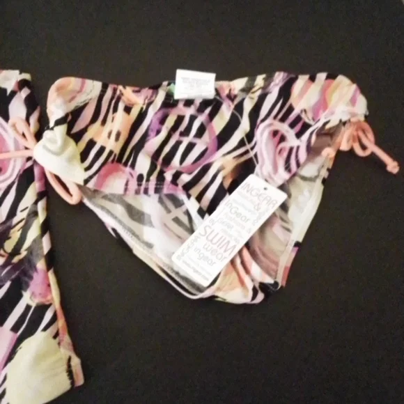 Girl's two-piece swim suit.NWT - Picture 3 of 6